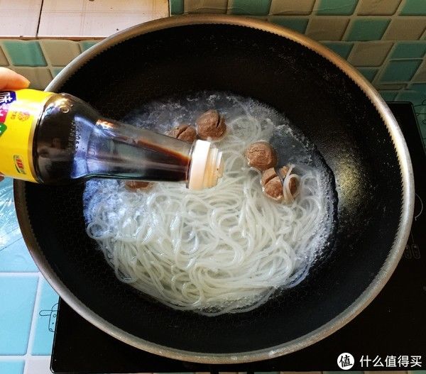 天冷，就爱这热乎乎的一锅，有肉有菜也有汤，好吃简单，过瘾极了