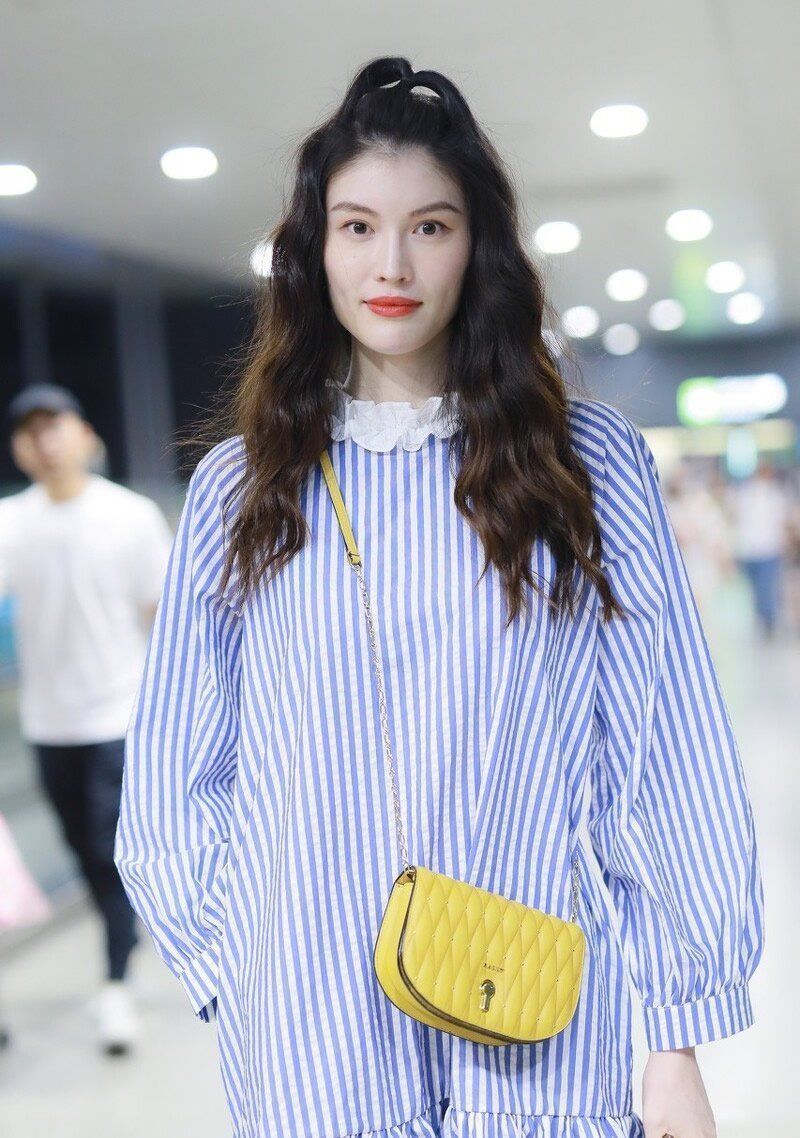 头顶 半扎半散发型有哪些?半马尾或半丸子都不错,时尚又甜美