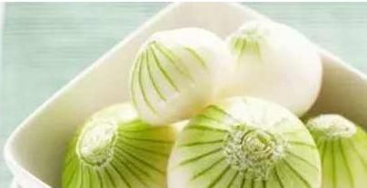 每天一颗洋葱，帮助你排净血管垃圾，可惜很多人都不爱吃