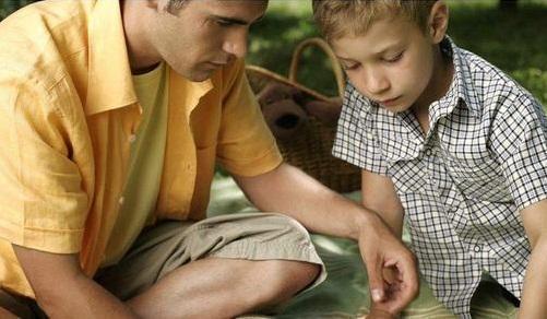 老师|孩子问“我被打了,能打回去吗”,这爸爸的回答显高智慧值得学习