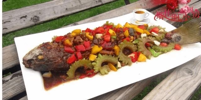 一道苦瓜鱼，美容养颜又减肥、关键做法还简单