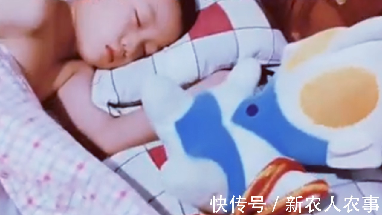 孩子|一单亲爸爸深夜下班回家,看见儿子给自己的留饭和留言,瞬间崩溃