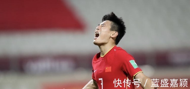越南|中国队3-2越南，武磊独造3球背后妻子过生日，飞吻庆祝献爱妻！