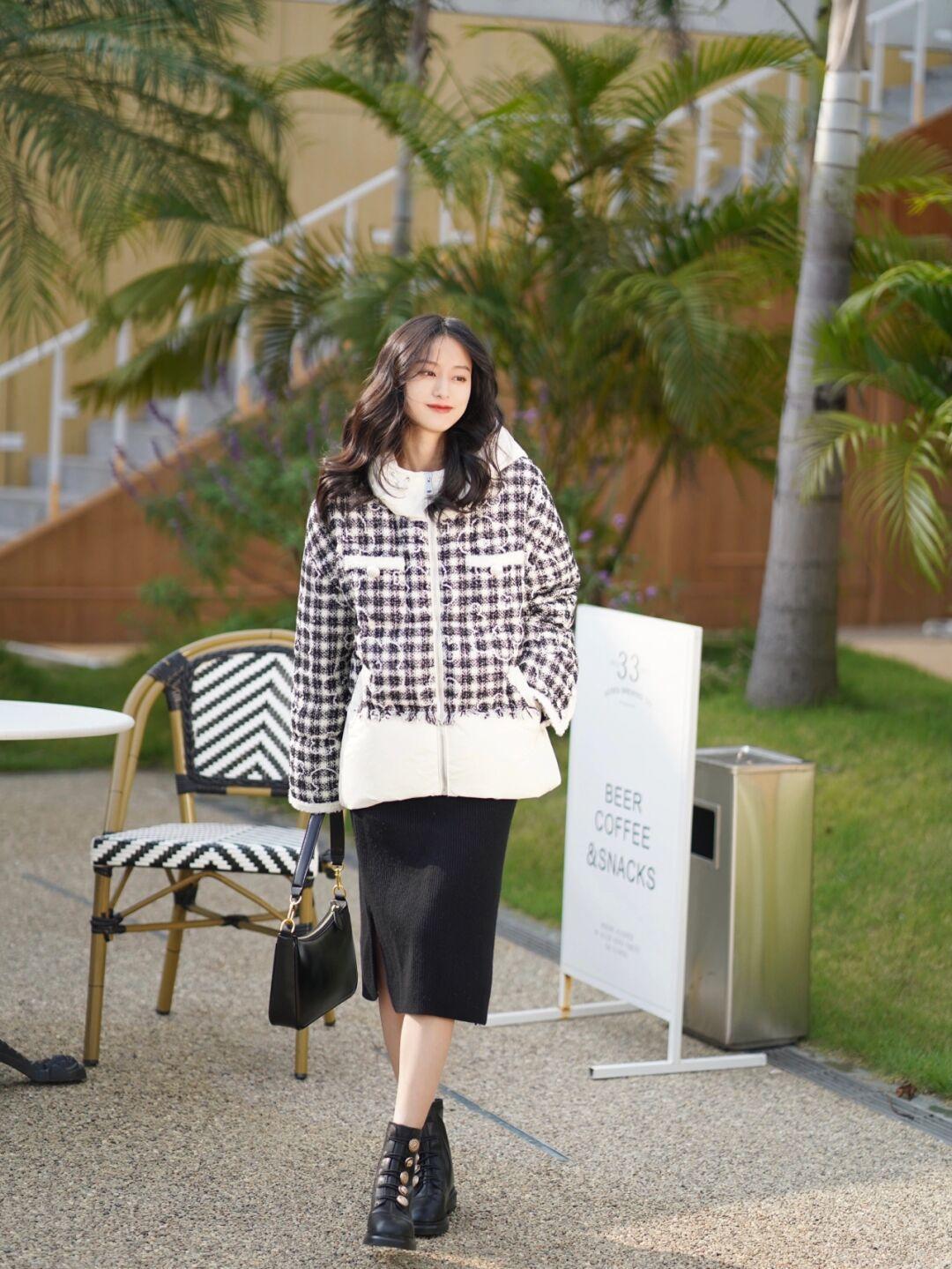 黑色 冬天怎么穿才经典洋气?选择“黑+白”基础色搭配,照着穿都很美