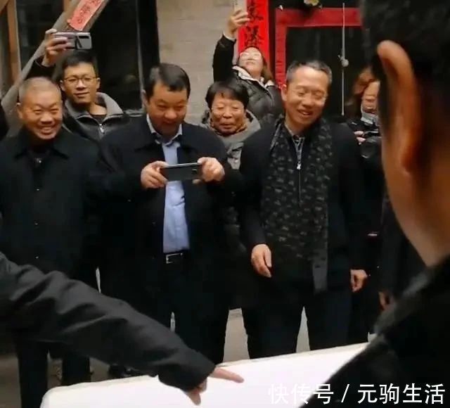 毛笔&“网红校长”郑强秀书法,字迹遒劲有力,端正大气,笔笔精彩