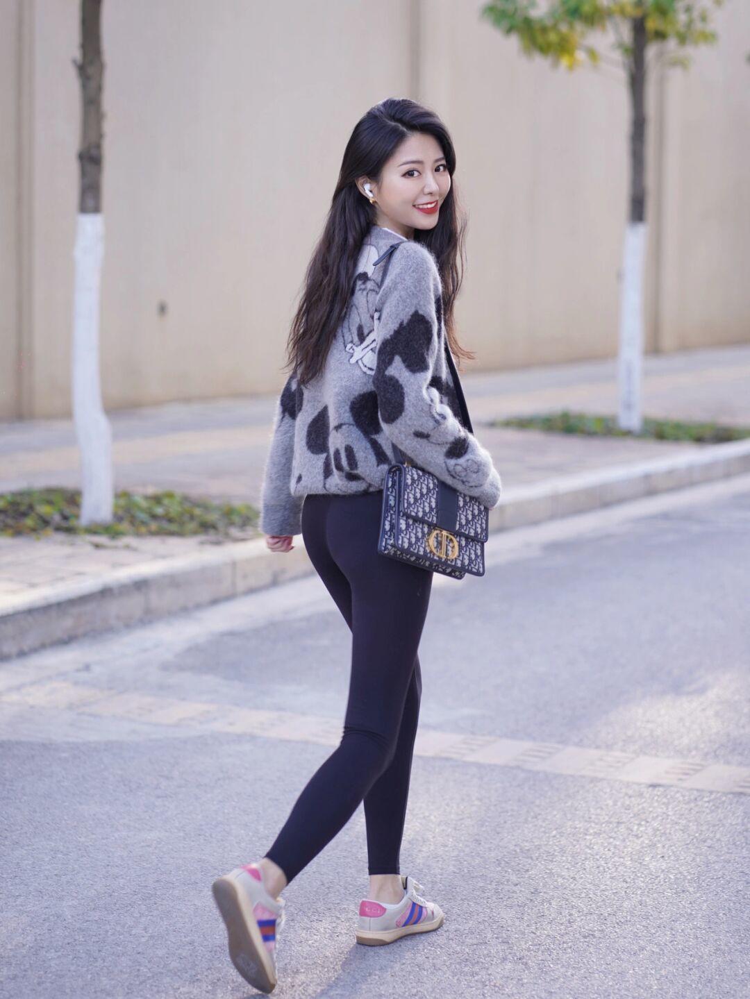 学院风 这些才是“毛衣”的高级穿法,简约优雅又显气质,谁穿都美