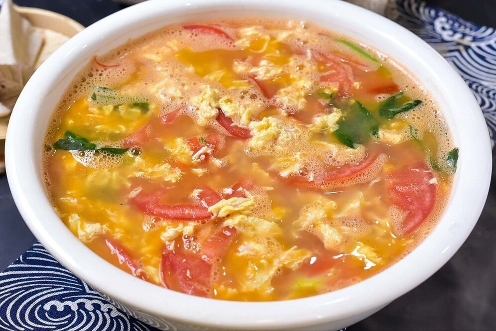 做蛋花汤，切忌水开直接倒蛋液，多做1步骤，蛋花漂亮，香浓好喝