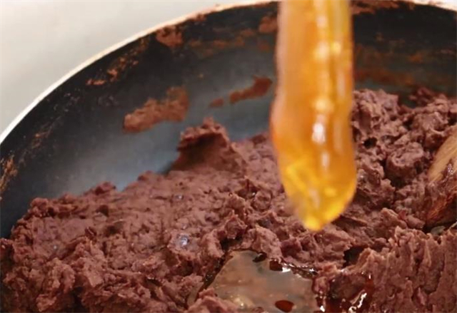 教你在家自制红豆沙馅，没有任何添加剂，香甜细腻又好吃