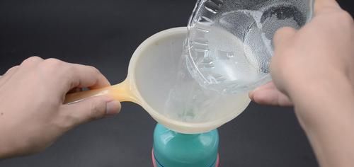  玻璃|不管玻璃有多脏，试试这个小技巧，不用一滴水，干净透亮还不留灰