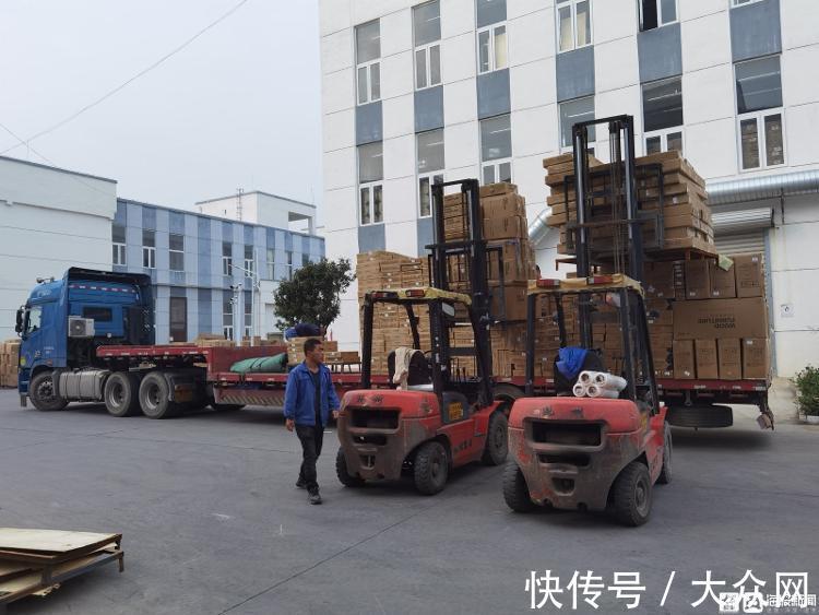 王云营|曹县出圈后的首个“双十一”：宝妈左手抱娃右手忙接单