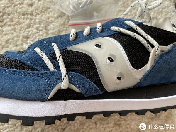 鞋带|Sneaker 篇一百二十二：Saucony Jazz Court RFG环保鞋与其他两双鞋开箱