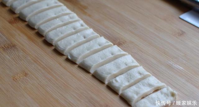 我家油条从不买,自己做各个空心,配方屡试不爽,我每次都成功