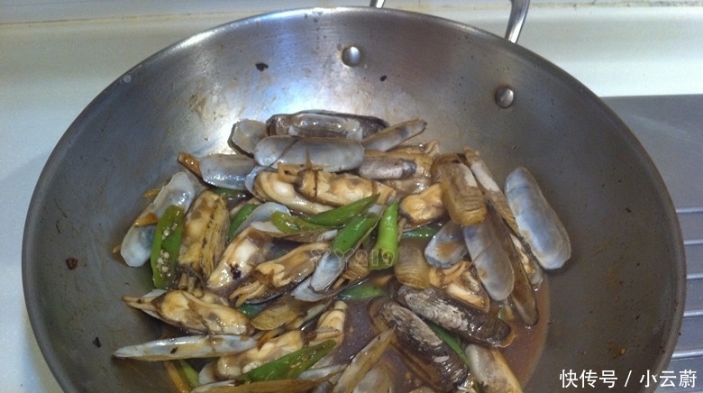 蛏子|老太太用这种方法,来做豉椒炒蛏子小海鲜的惹味吃法