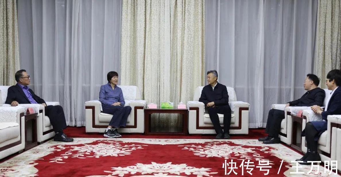 离家人|郎平退役后获什么规格的接待?厅级领导会见她,希望她给家乡献策