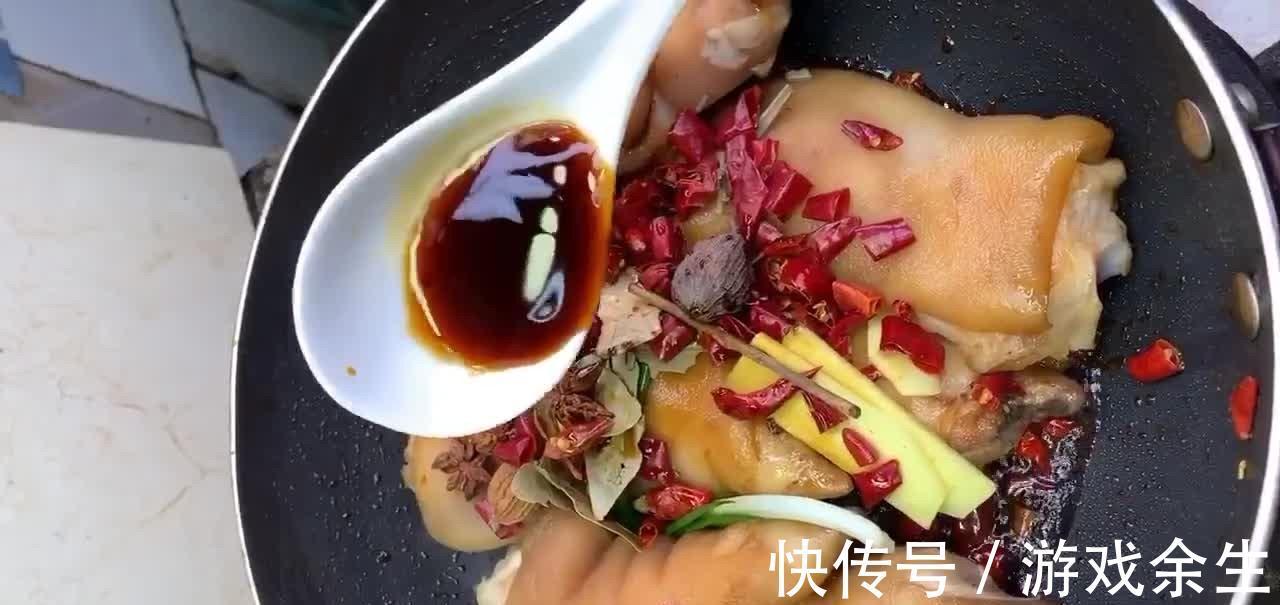 卤猪蹄的做法,用什么香料全部告诉你,骨香入味耐啃有嚼头!