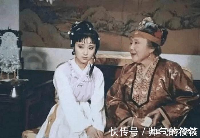 黛玉|知世故而不世故, 林黛玉的品性身份, 当得起十二金钗之首