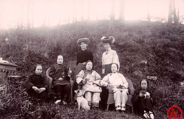 当街|清末老照片:慈禧太后在颐和园赏雪,八国联军当街欺辱妇女