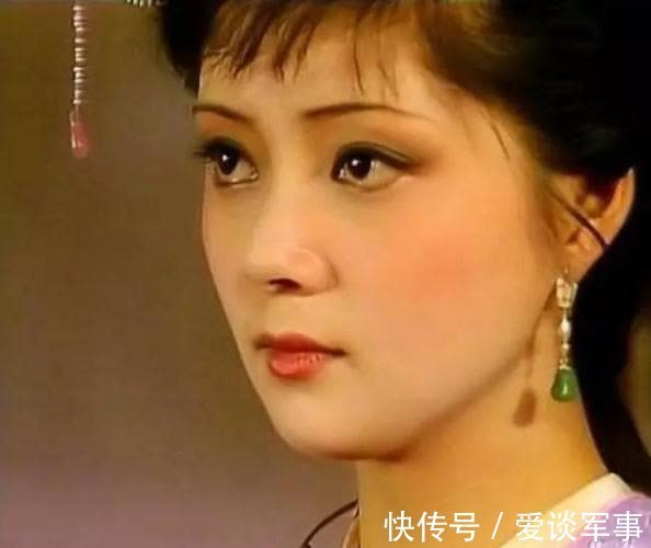 贾府&红楼梦:贾宝玉有多厌恶薛宝钗?三次公开嘲讽打脸,说得太难听!