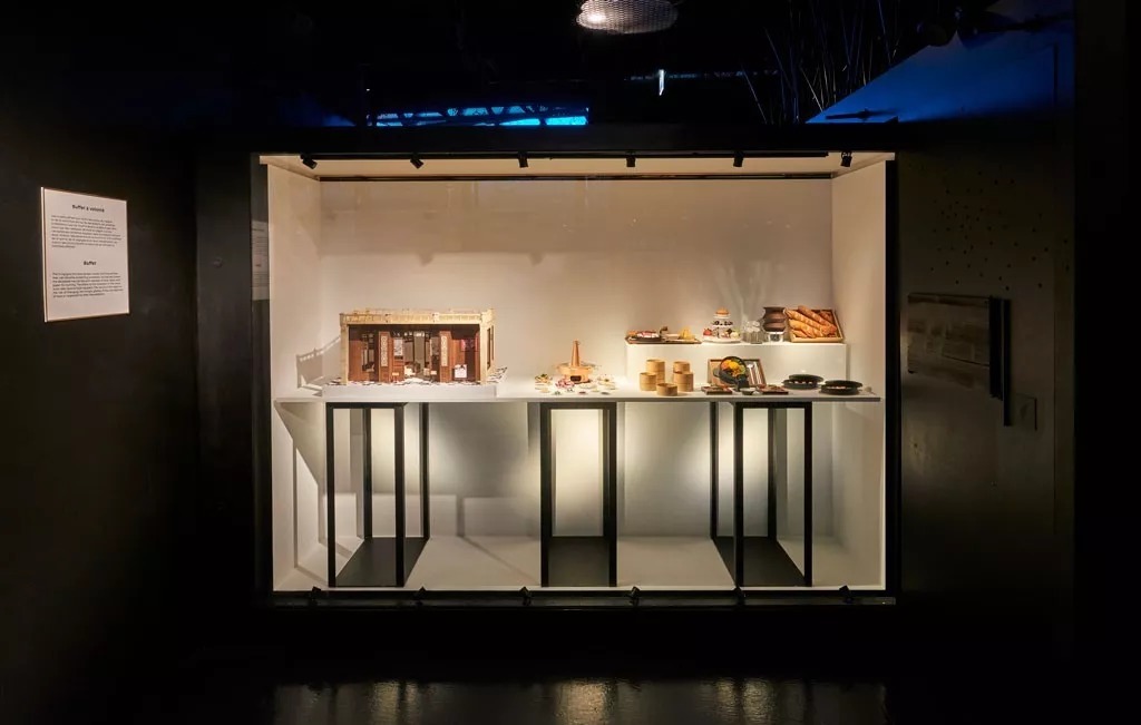 亡人|国人烧给亡人的纸扎,登上巴黎设计周,老外:中国人太浪漫了!