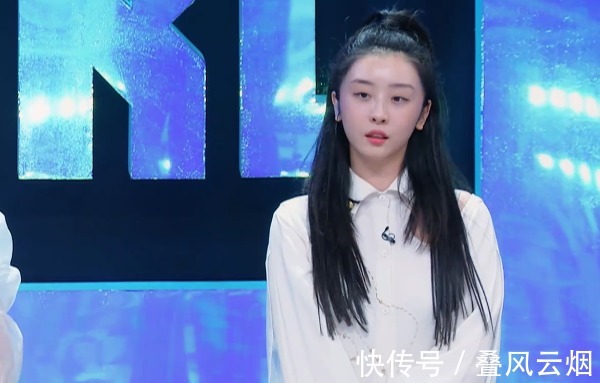 裙子|趙小棠和蔡卓宜同樣穿裙子,兩人的坐姿卻大不相同!差距一目了然