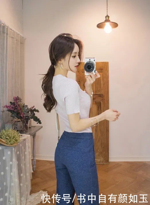 美图欣赏:孙允珠,海芋浅色俏皮弹力螺纹短袖衫