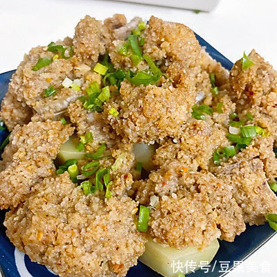 粉蒸排骨|你做的粉蒸排骨，和饭店大厨相比，只差这一步