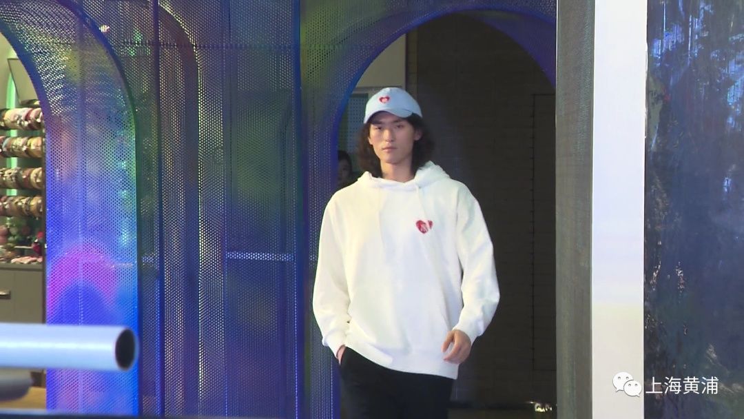 走进商场“零距离”，南京路演绎春夏时装周！