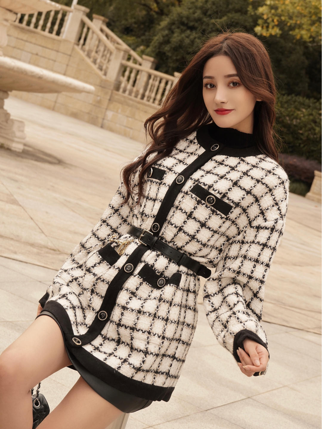 包臀裙|精致女人都爱穿“小香风”套装,学会这些技巧,提升气质又洋气