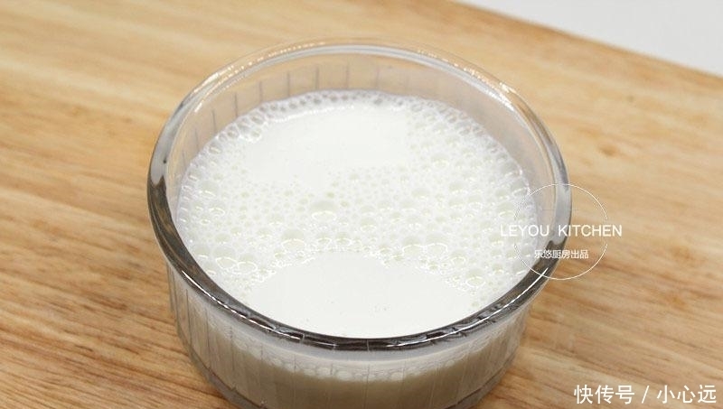 暑天的冰凉小点心, 奶香浓郁, 比冰淇淋还好吃, 在家用小锅就能做