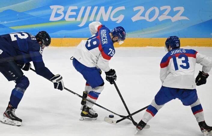 守门员|晋级决赛与芬兰争冠！冬奥会男冰半决赛：俄奥队2-1绝杀瑞典