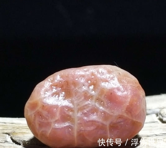 玛瑙|欣赏父亲收藏的天然奇石,瑰丽多彩的画面美观,大家好好看下