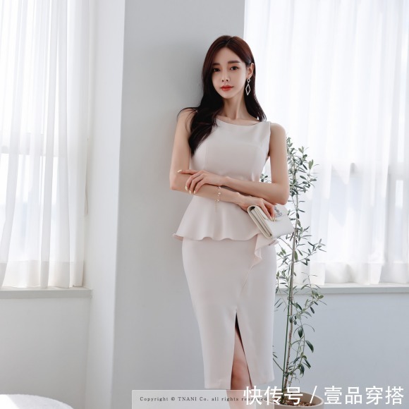 露背|女神孙允珠高清时尚搭配：温润初雨果杏微甜露背鱼尾裙