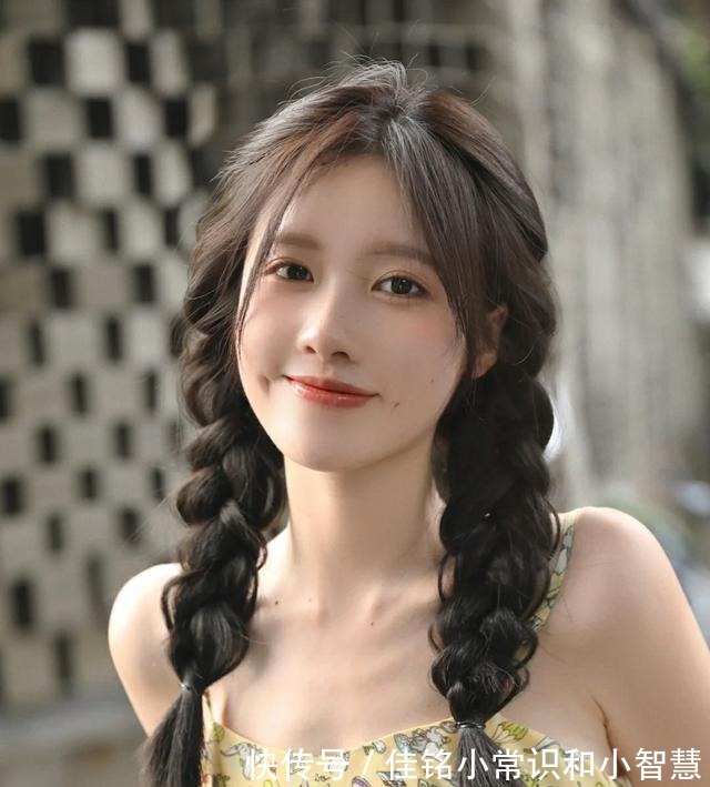 麻花辫 发型也是挑人的,选对发型很重要,这些日常百搭的发型不要错过!