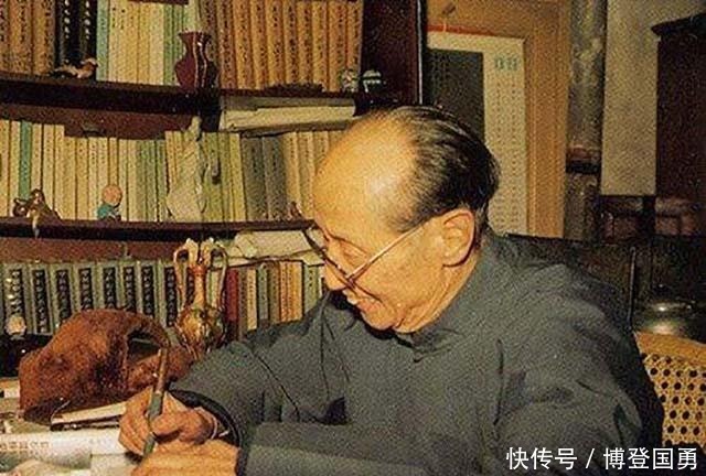 诗歌|他数学考0分,作文写了三句话,却被北大破格录取,成为一代大师