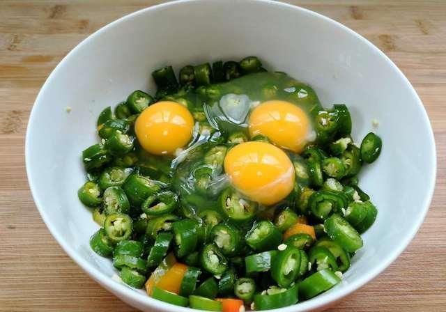 肠胃消化|便秘最怕这菜,一周吃2次,排空黑宿便,口臭没了,大肚腩不见了