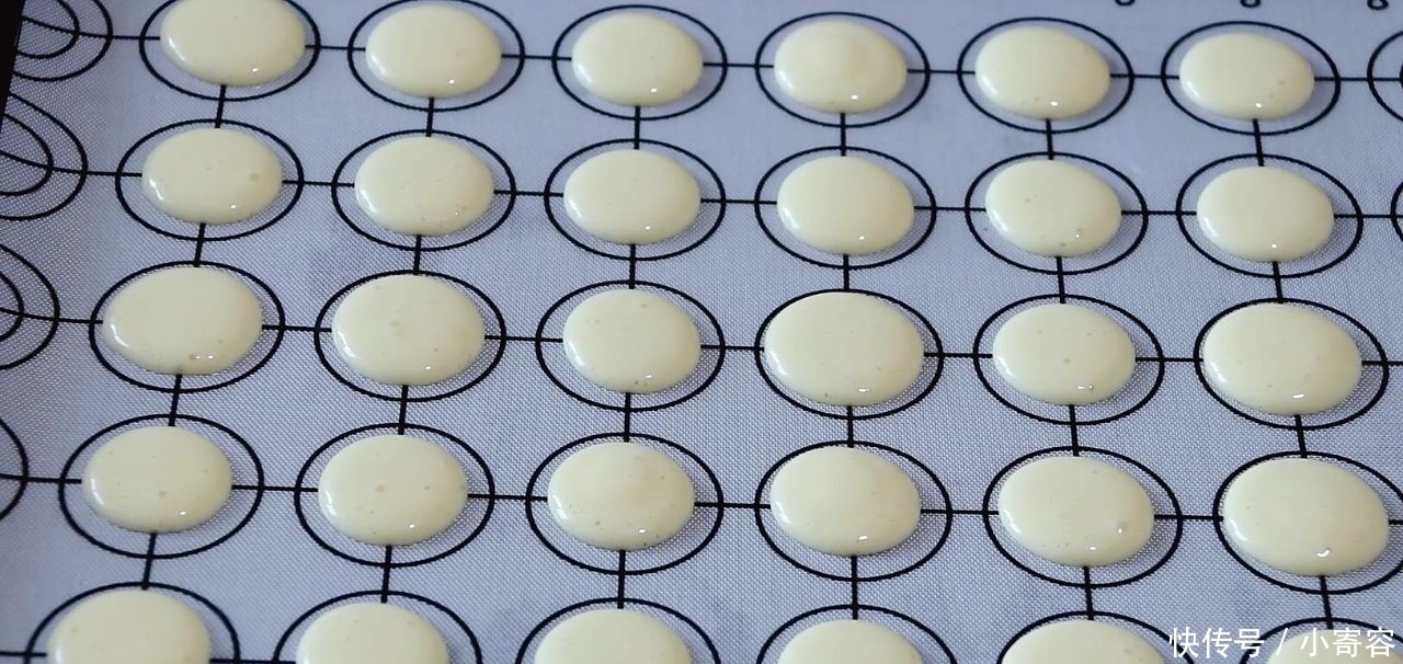 不加面粉，不用黄油，不用分离蛋清，教你做鸡蛋饼干，小孩子爱吃