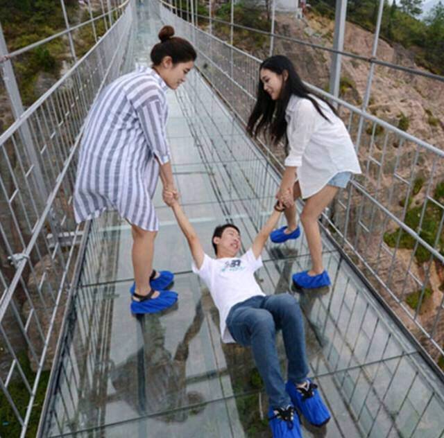 |搞笑图片幽默段子笑话兄弟你也太胆小了,胆子没女生大哈哈