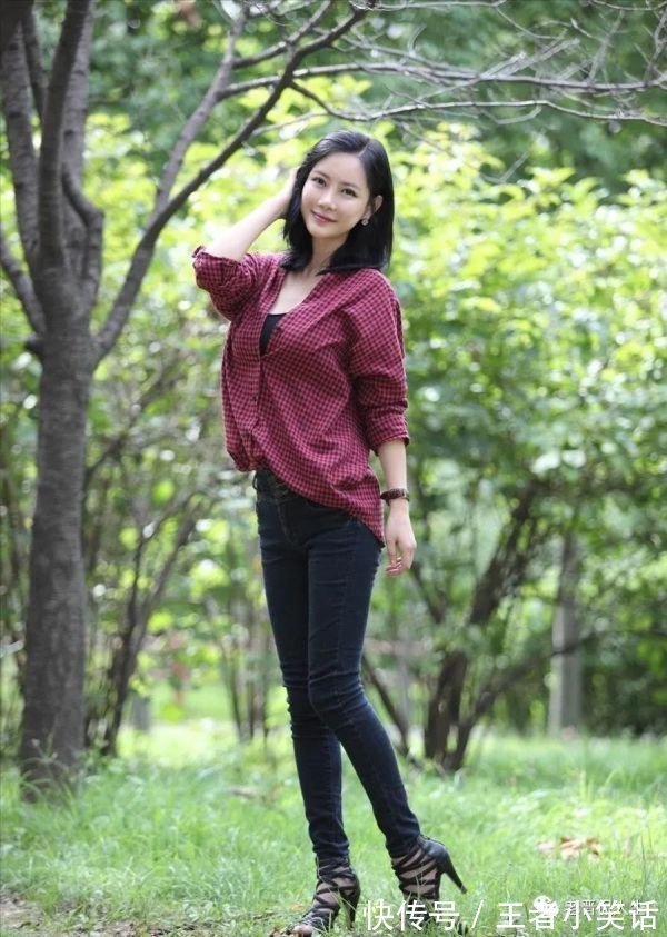 |国庆假期段子专辑:我给了她一根棒棒糖,她就让我亲了一下!