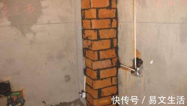 水泥|卫生间包下水管,要加一层钢丝网,我家没装,没过多久出现开裂