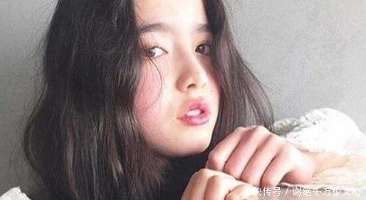 圆脸女生要尽量避开的4种发型:剪了会显脸大,别人看了害怕!