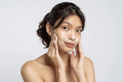 如何改善脸色暗沉的状态？