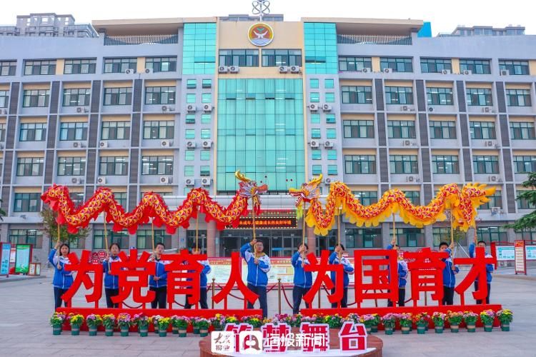 李子禾|校园歌声“天花板”！日照这个校长正为学生搭建“梦想舞台”