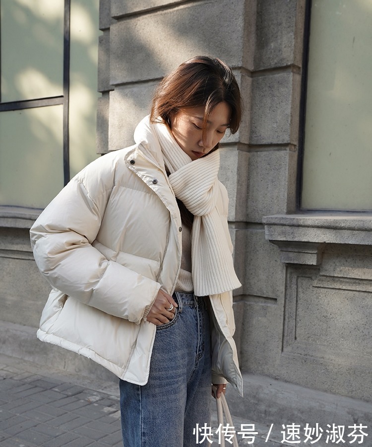 羽绒服|什么样的羽绒服更适合冬天穿?首选这4种颜色,太显白了!