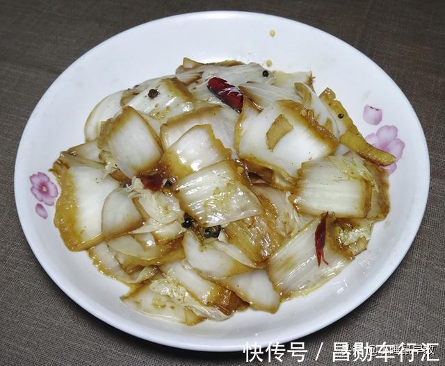 厨友们|家常醋溜白菜怎么做最好吃?掌握这三个窍门,脆嫩鲜香,美味下饭