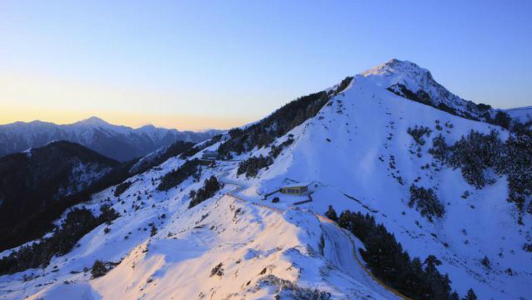 杨万里流传很广的两首咏雪名篇,不仅写出了新意,同时还美得惊艳