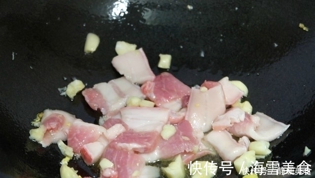 这菜我家隔两天就要炒一次,1颗菜炒2盘,叶子用手撕,加肉更香