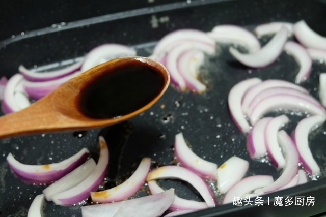 寿喜锅自己做，半碗调味汁一浇，从此告别水煮菜，还能越吃越瘦