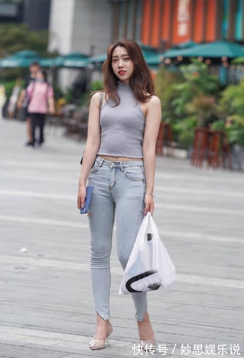 吊带","m":"9f3ba9d6bbe7fd9a3d0b1e1ef130aa14b0c7cfd","nlabel":"stat_3050542030:zm.news.so.com:U3VubnnogYrml6XlrZA=,pageType_zmt,glevel_3","ntag":"tfashion;sfashion_时尚;kfashion_1:牛仔裤;cfashion_P:时尚:时尚搭配:服装搭配