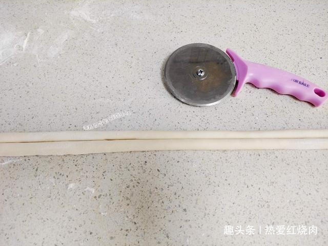 猪油|发面时光加酵母是不够的,多加一勺料,做好的花卷更松软更洁白!