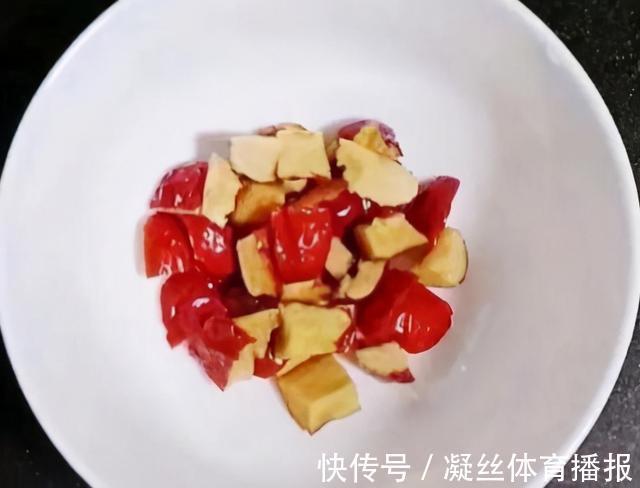 熬小米粥|熬小米粥有窍门，别直接加水煮，记住3点，小米粥香浓好喝还出油